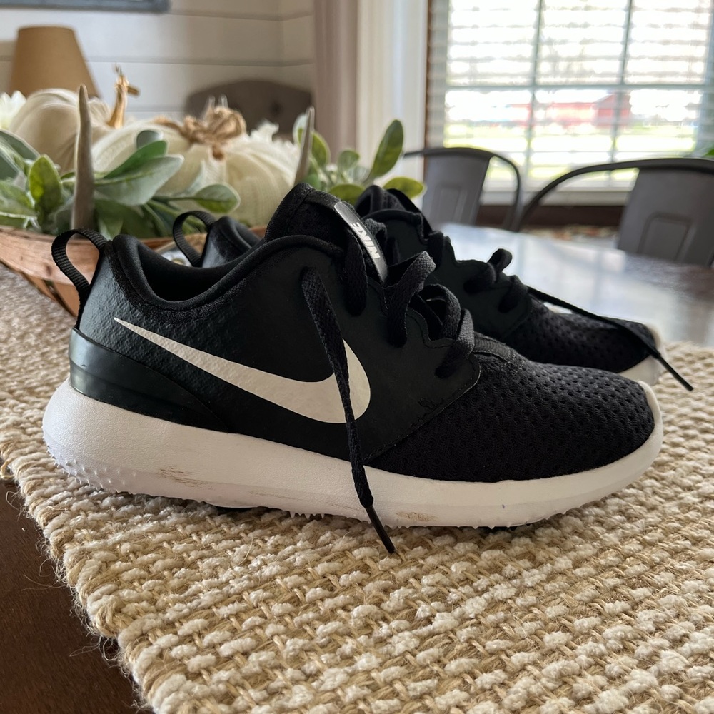 Nike Boys Golf Shoe, Size 1